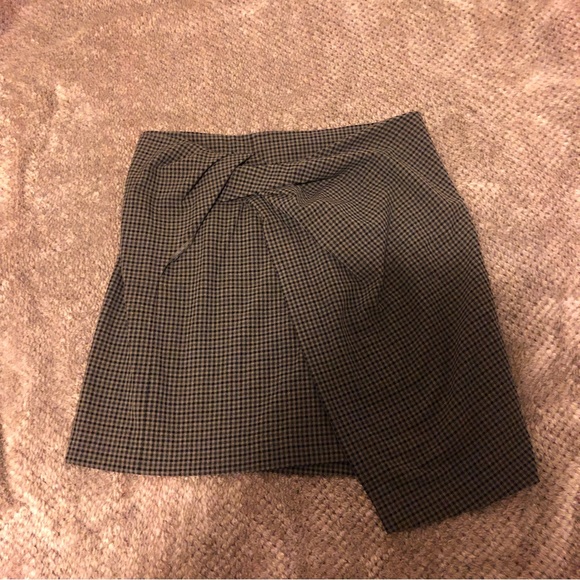 Aritzia Babaton jethro skirt size 4 - Picture 2 of 3
